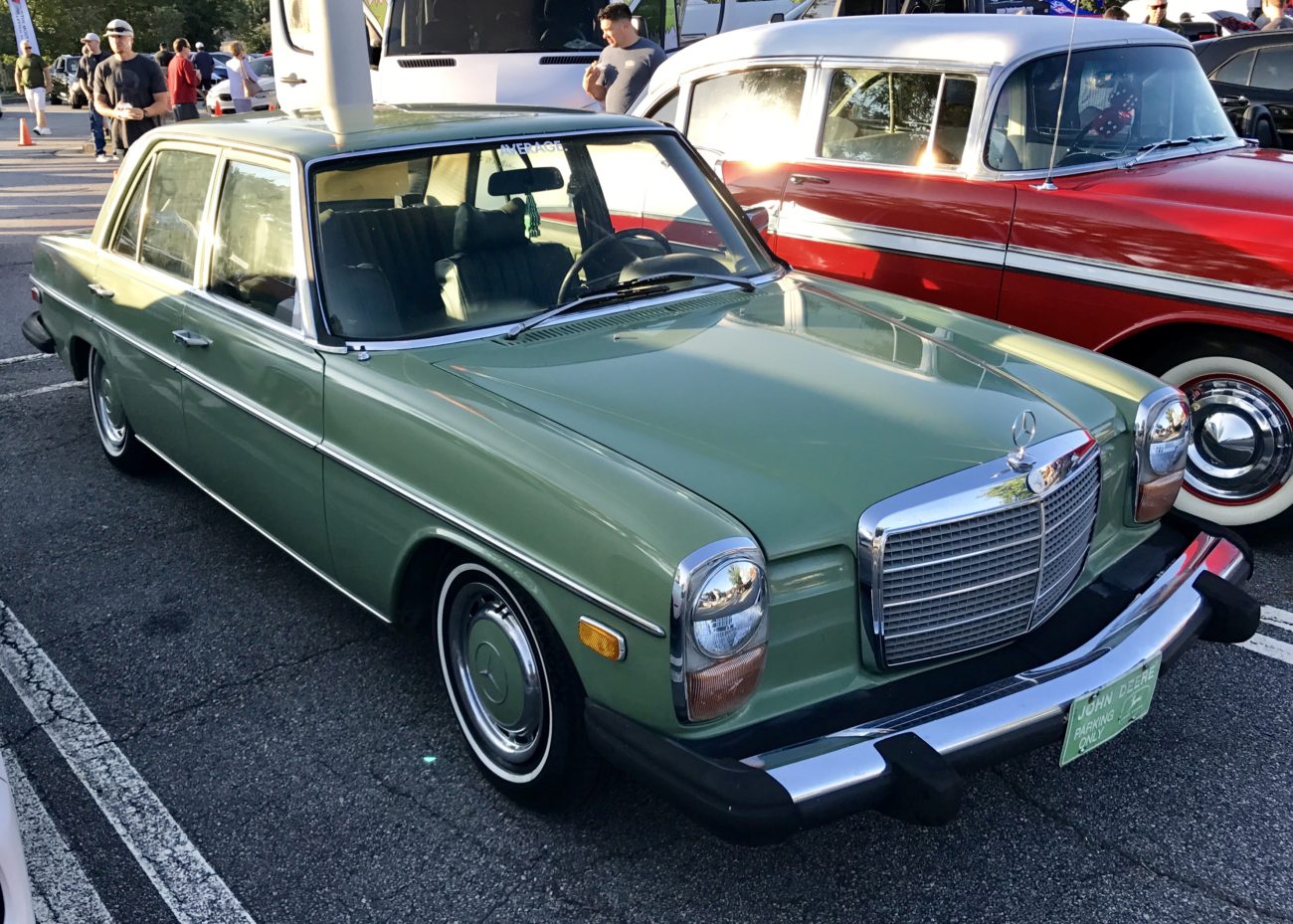 Mercedes-Benz 240D 